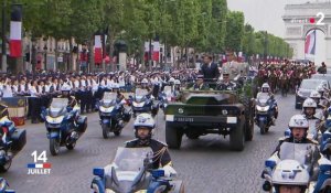 Emmanuel Macron, sifflé durant le défilé du 14-juillet