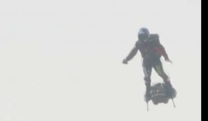 Franky Zapata : "l'homme volant" échoue dans sa traversée de la Manche (vidéo) 