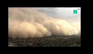 Une tempête de sable impressionnante engloutit l&#39;Arizona