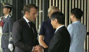 Macron quitte le palais impérial après sa visite à l'empereur du Japon