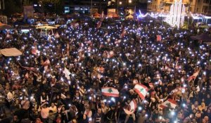 Tripoli: des Libanais célèbrent la démission du Premier ministre
