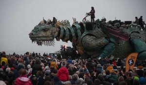 Dragon de Calais: le réveil, la première parade.