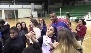 Harlem Globetrotters : avant leur passage à Toulouse, ces stars du basket rencontrent les lycéens