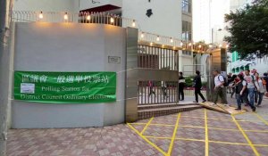 Hong Kong: longues files d'attente pour les élections locales