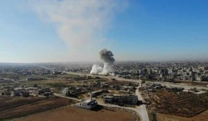 Des frappes aériennes du régime syrien visent Maaret al-Noomane dans le nord-ouest de la Syrie