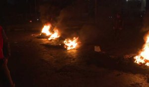 Liban: Des manifestants bloquent les routes et brûlent des pneus