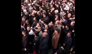Des milliers d'Iraniens scandent «Mort à l'Amérique» à la suite de la mort de Qassem Soleimani