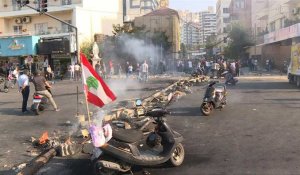 Contestation au Liban: un manifestant inhumé dans la colère, des manifestants bloquent les routes