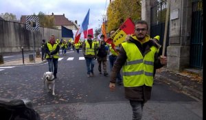 Les Gilets jaunes ont défilé dans les rues de Senlis