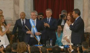 Argentine: le péroniste Fernandez investi président