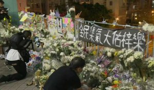 Hong Kong: veillée pour un étudiant décédé suite à une chute lors d'affrontements entre la police et les manifestants