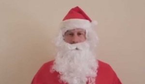 Le prince Harry se déguise en Père Noël pour adresser un beau message (vidéo)