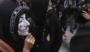 Hong Kong : heurts violents entre police et manifestants dans un centre commercial