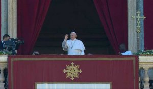 Le pape François délivre son message de Noël