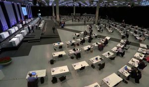 Covid-19 : le Parlement suisse se réunit à nouveau pour une session d'urgence