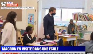 BFMTV - Le geste maladroit d'Emmanuel Macron, en visite dans une école