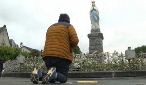 Déconfinement: à Lourdes, les premiers fidèles retrouvent le sanctuaire