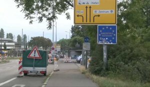 Les voitures franchissent la frontière franco-allemande désormais rouverte