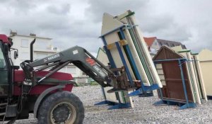 Somme : installation des cabines de plage à Cayeux-sur-Mer
