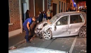 A Wattrelos, dans la nuit, une voiture percute violemment la façade d'une maison rue Stalingrad. Trois blessés graves