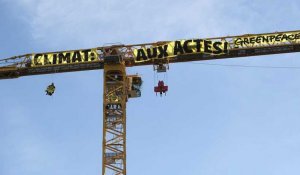 Greenpeace sur le chantier de Notre-Dame de Paris