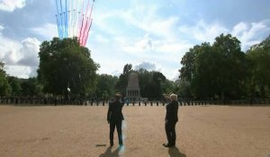 Boris Johnson et Emmanuel Macron assistent à un défilé aérien pour marquer l'appel du 18 juin