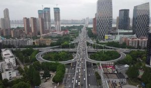 Coronavirus: vues aériennes de la circulation à Wuhan