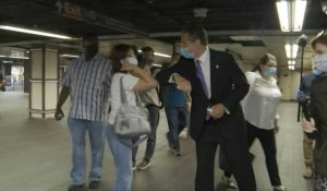 Le gouverneur Cuomo dans le métro new-yorkais pour sa réouverture