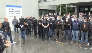 Des policiers français manifestent contre les accusations de racisme