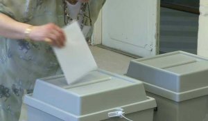 Ouverture des bureaux de vote à Budapest