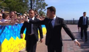 Ukraine: Zelensky arrive au Parlement pour son investiture
