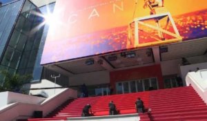 Festival de Cannes: le tapis rouge déroulé sur les marches