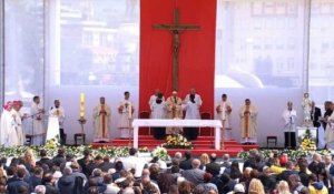 Le pape François tient une messe à Skopje