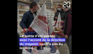 Bretagne: Les agriculteurs manifestent dans un centre commercial