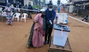 Les Ougandais se rendent aux urnes pour un duel présidentiel tendu