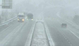Vigilance orange dans le Grand Est: neige sur l'autoroute A4 près de Strasbourg