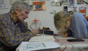 Covid: quand un arrière-grand-père allemand s'improvise enseignant