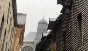 La neige tombe sur Troyes
