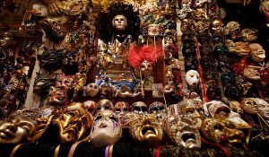 Même sans touristes, la magie du carnaval de Venise opère toujours