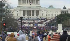 USA: Manifestants pro-Trump investissent les marches du Capitole