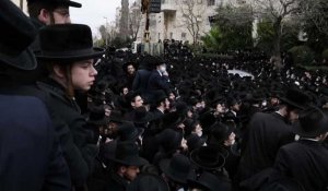 Des ultra-orthodoxes bravent le confinement en Israël pour les obsèques d'un rabbin