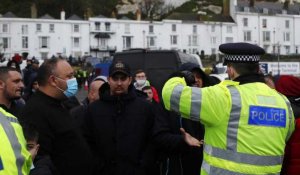 Les camionneurs bloqués à Douvres sont à bout de nerfs