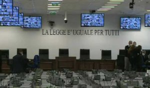 Procès de la mafia italienne : images de l'intérieur de la salle d'audience avant le début du maxi-procès