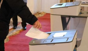 Les Kirghiz se rendent aux urnes pour élire leur président
