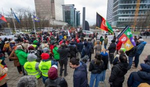 Bruxelles: des centaines de manifestants pour la régularisation des sans-papiers
