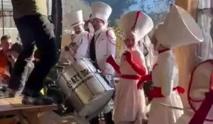 Ambiance lors du carnaval au Lodji, l'hôtel des Baudinet en France