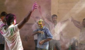 La capitale indienne célèbre Holi, la fête des couleurs