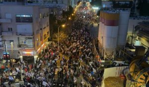 Israël: une foule immense défile à Tel-Aviv contre la réforme de la justice