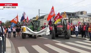 VIDÉO. Réforme des retraites, grève du 28 mars : des agriculteurs prennent la tête du cortège à Angers