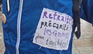 Les Rosies, collectif féministe national décliné à Amiens, défendent les droits de la femme dans le cortège de la manifestation contre la réforme des retraites